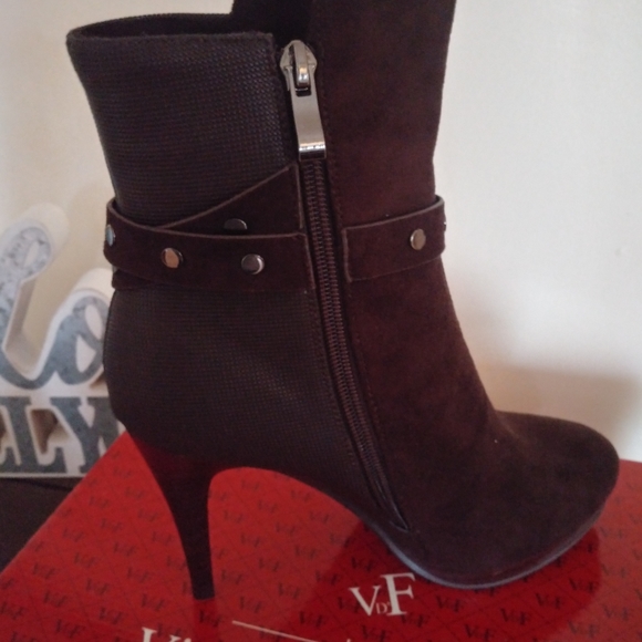 Botas - Picture 3 of 3